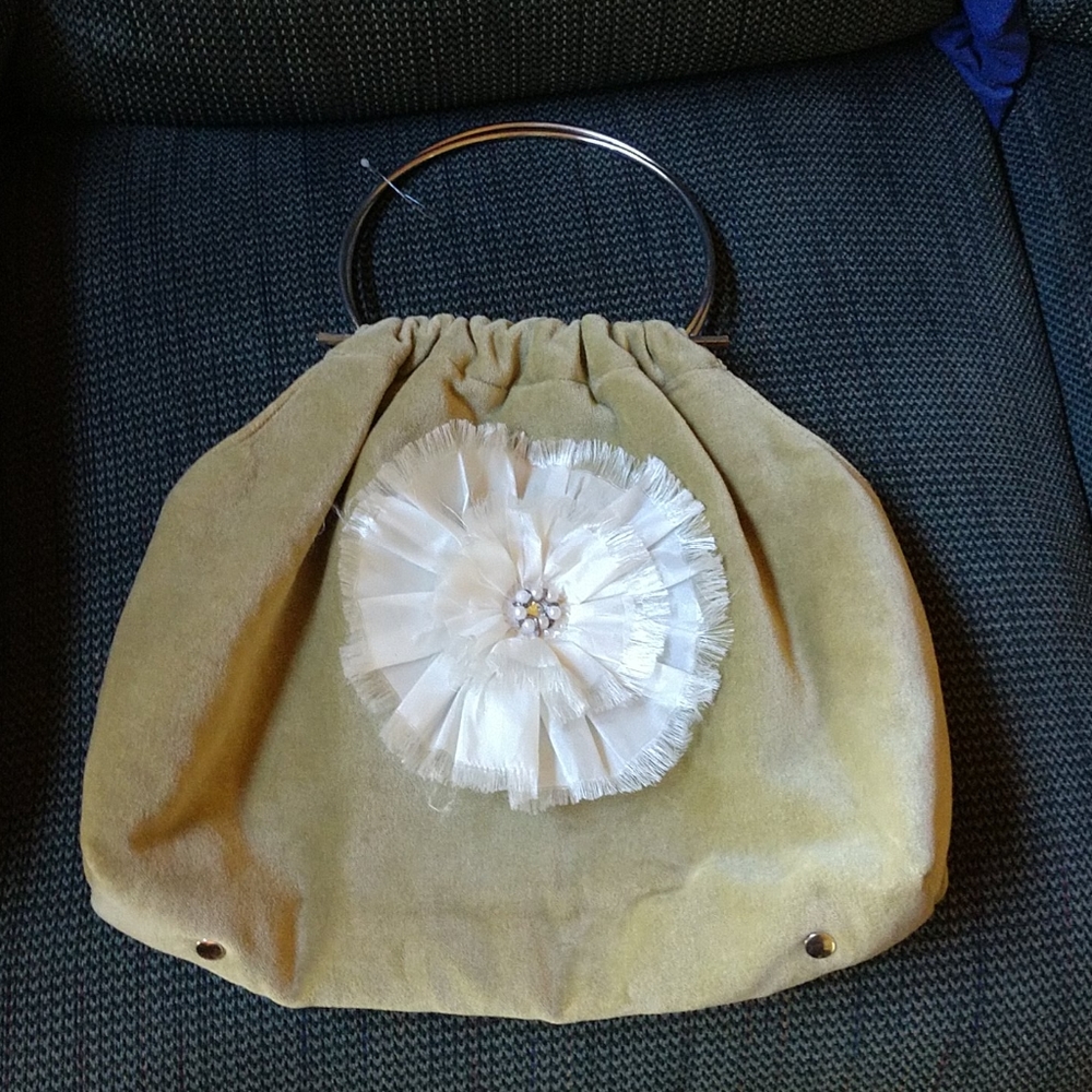 Department 56 wristlet/clutch
